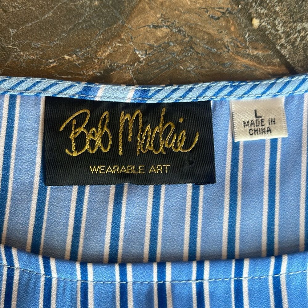 Bob Mackie light blue and white patterned short-sleeved blouse. Size L - Picture 8 of 11